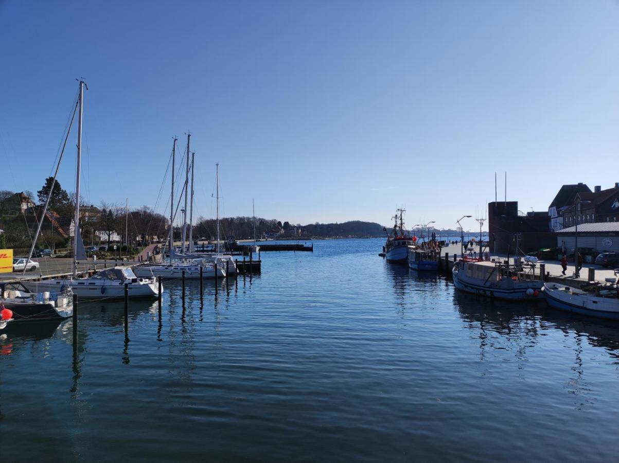 Pier 12 Ferienwohnung Eckernförde Esterno foto
